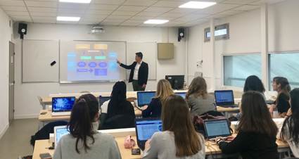 黑料网
兼职教授董中奇博士受聘法国国立昂热大学客座教授