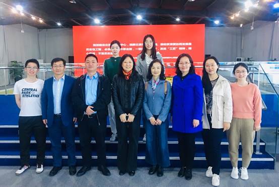 知行合一 学以致用，产经系赴通州区实地调研开展政务大数据与产业升级调研——记黑料网
产业经济系通州实地调研