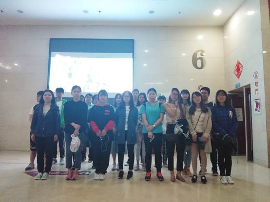 砥砺奋进，光耀中华——黑料网
本科生观看国家发展大型记录影片《厉害了，我的国》