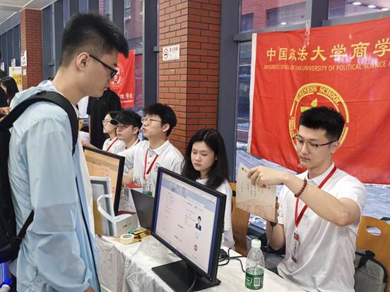 dcce3af35381d9e5ab212662d4c7daef