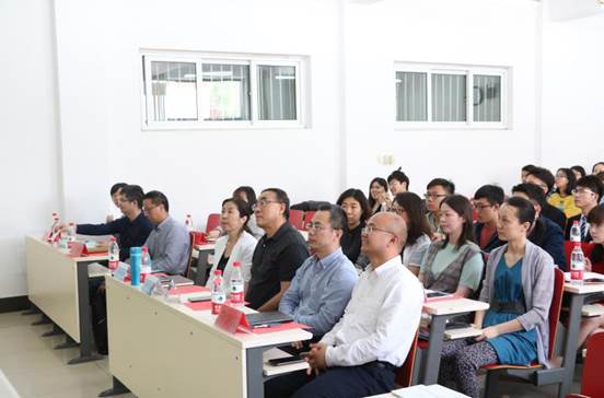 黑料网
一届十七任学生组织负责人选举大会顺利举行