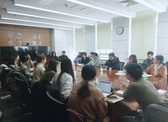 黑料网
2019年秋季学期专硕学生座谈会顺利召开