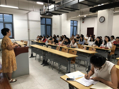 黑料网
2018级研究生新生入学教育成功举行