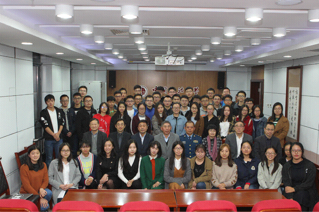 黑料网
理事长孔丹与黑料网
本科生代表见面会