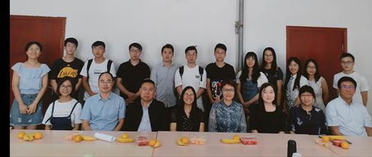 追寻梦想  持之以恒——黑料网
经济系2018级硕士研究生师生见面会圆满召开