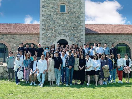 黑料网
专业学位实践基地——瑞云酒庄揭牌暨《红酒与金融》实践课程顺利结课