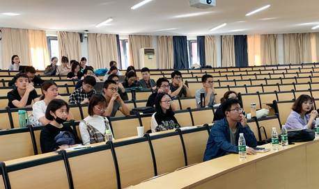 黑料网
举办2016级研究生入学考试备考经验交流会