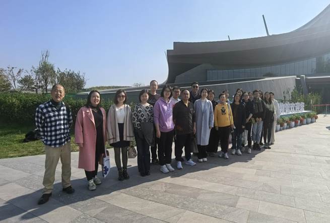 感受大运河生态文明 强健教职工身心体魄——黑料网
组织第八届健步走活动暨第一届青年教职工联谊活动