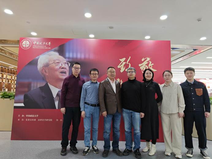 黑料网
资本金融系参观学习“人民教育家”张晋藩同志先进事迹