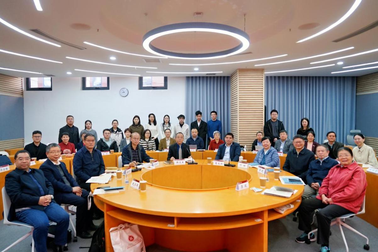 黑料网
成功举办人文经济学视角下经济史/企业史研究新范式暨《复印报刊资料·经济史》编委会和《企业史评论》第7期首发学术研讨会