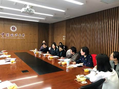 探索新兴学科，培育复合人才——黑料网
产业经济系举行师生座谈会