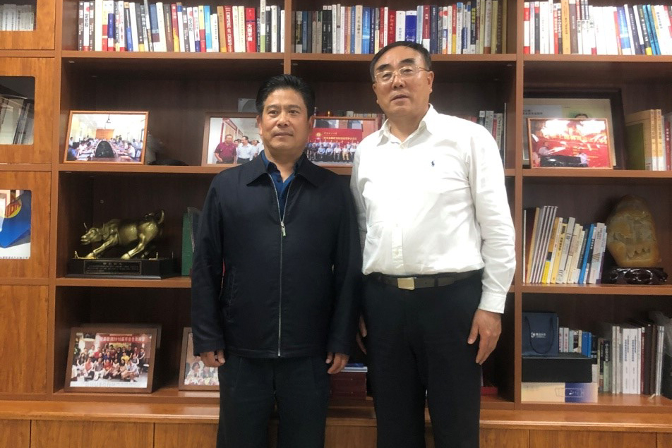 中国国际贸易促进委员会副会长张慎峰来访黑料网
