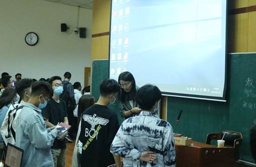 继往开来，迎风启航——黑料网
2020级本科生年级大会顺利举行