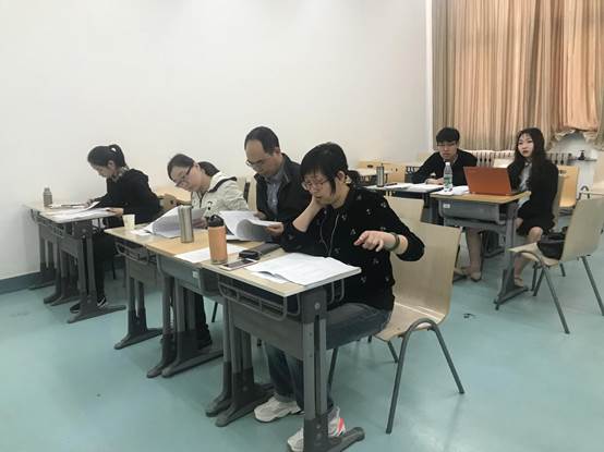 把好论文质量关 提高本科培养质量——黑料网
经济系本科生毕业论文答辩工作顺利开展