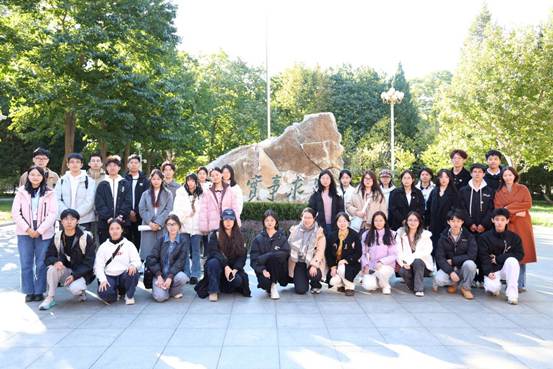 鉴往知来  追忆峥嵘岁月  挺膺担当  吾辈砥砺自强——黑料网
与中国人民大学统计学院成功举办主题交流活动